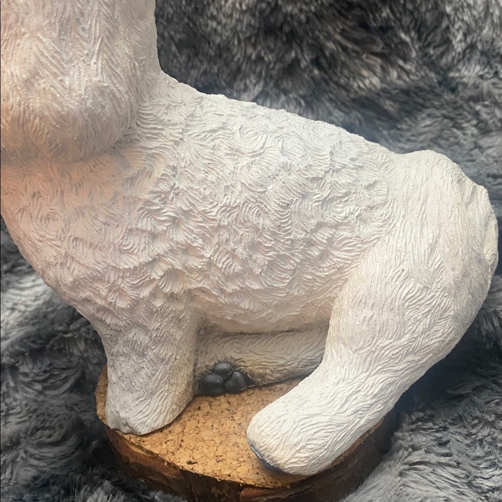 Sandicast White Dog Figurine - Picture 7 of 16